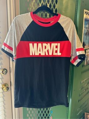 Her Universe Unisex Marvel Black & Red T-Shirt